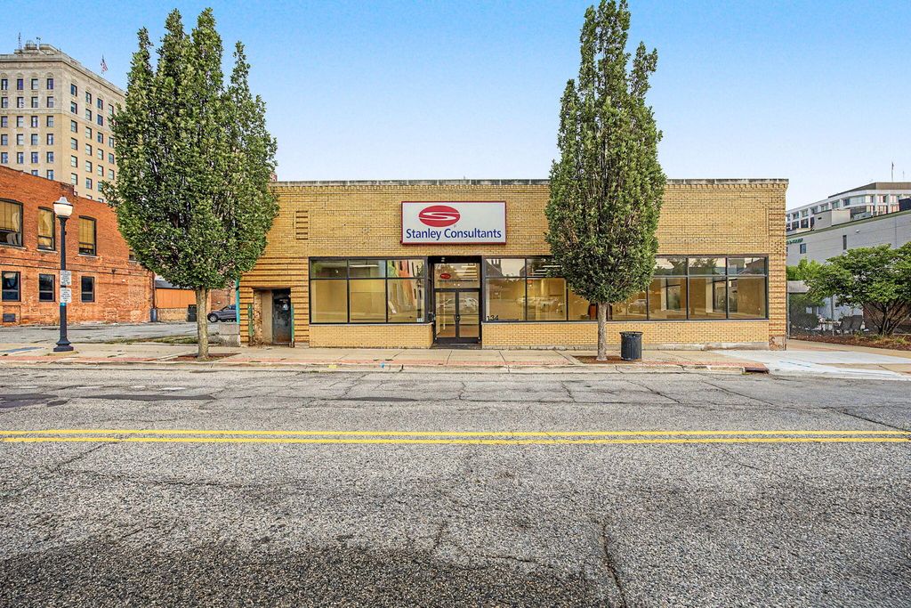 132 W Cortland Street, Jackson city