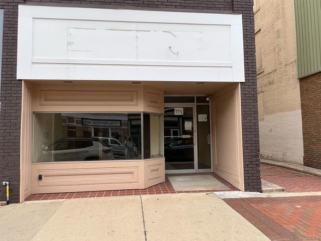 111 N Main St, Adrian