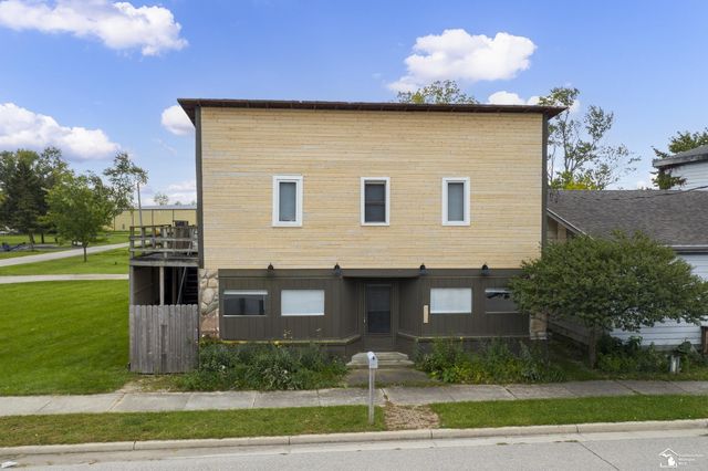 8449 Brown St, Ottawa Lake
