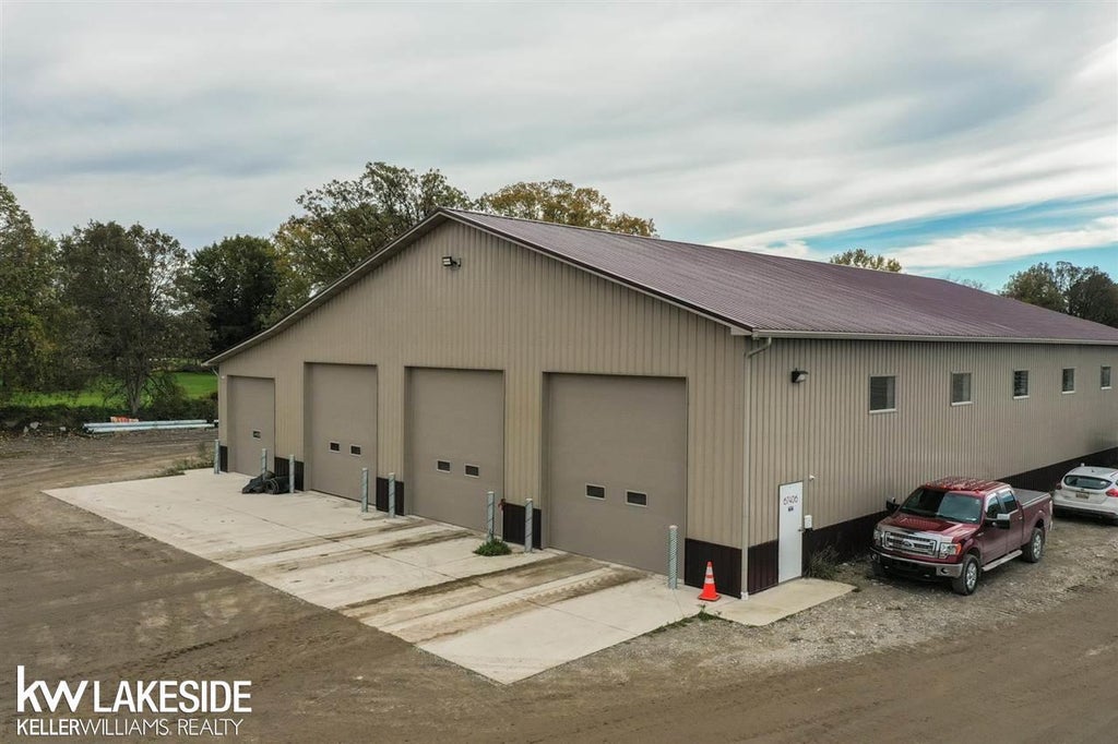 67406 Brian Dr, Ray township