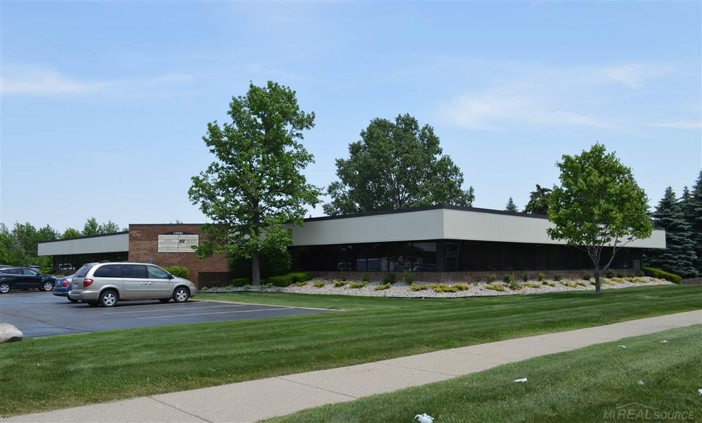 17001 19 Mile Rd, Clinton charter township