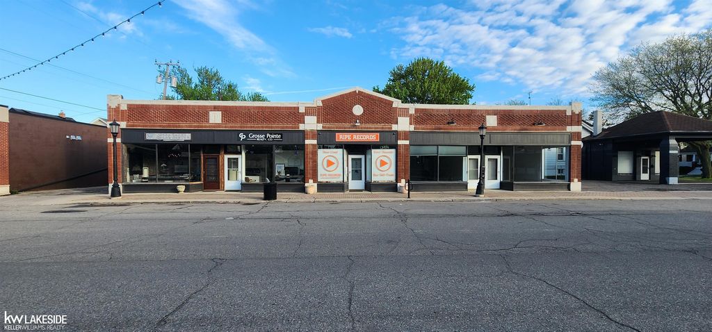 15208 Charlevoix St, Grosse Pointe Park city
