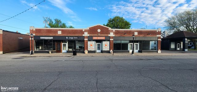 15208 Charlevoix St, Grosse Pointe Park