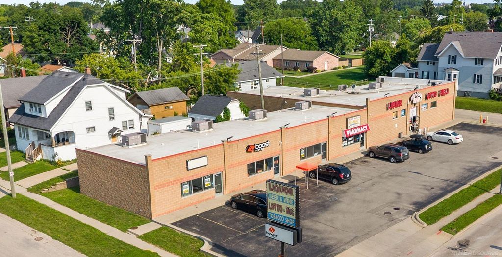 521 & 533 10th St, Port Huron city