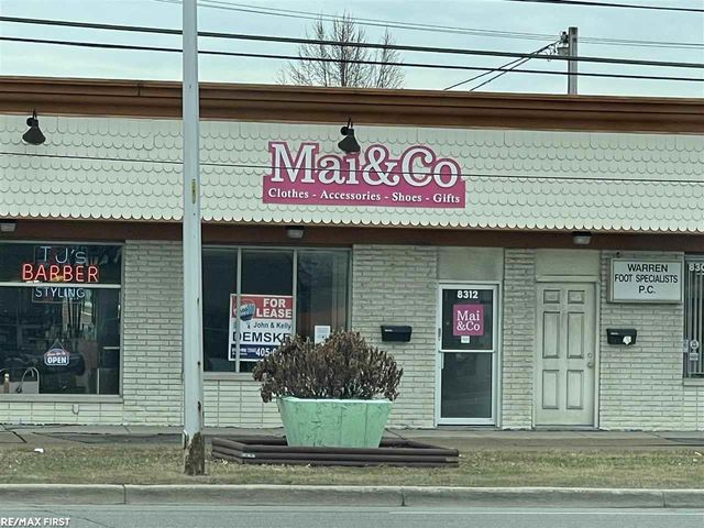 8312 12 Mile, Warren