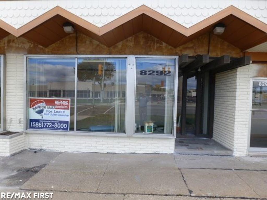 8296 E 12 Mile, Warren city