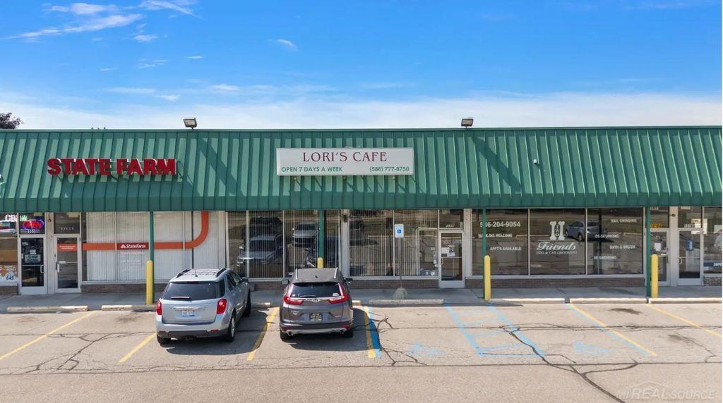 13188 E 13 Mile Rd, Warren city