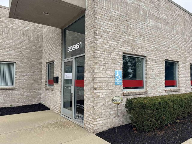 55951 Gratiot Ave, Chesterfield