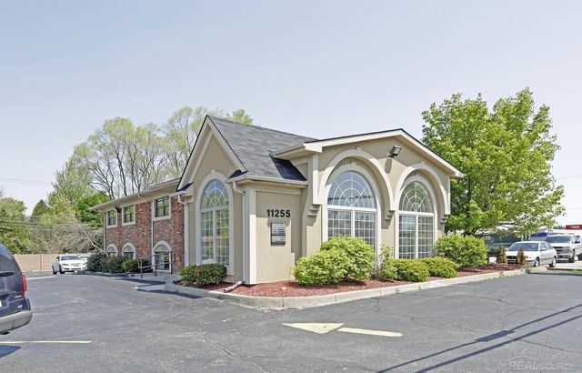 11255 Hall, Utica