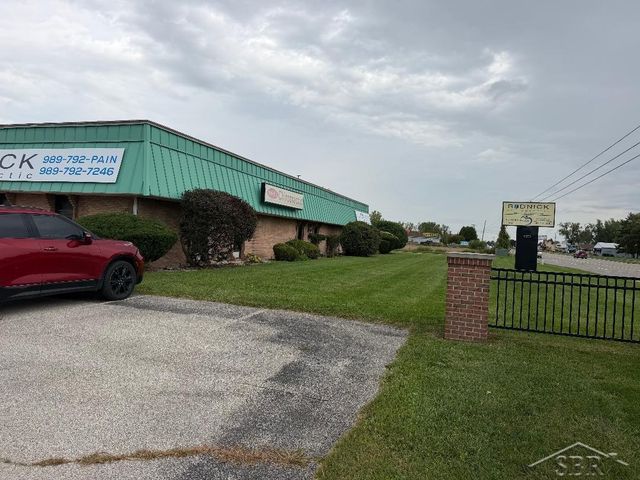 6165 Bay Rd, Saginaw