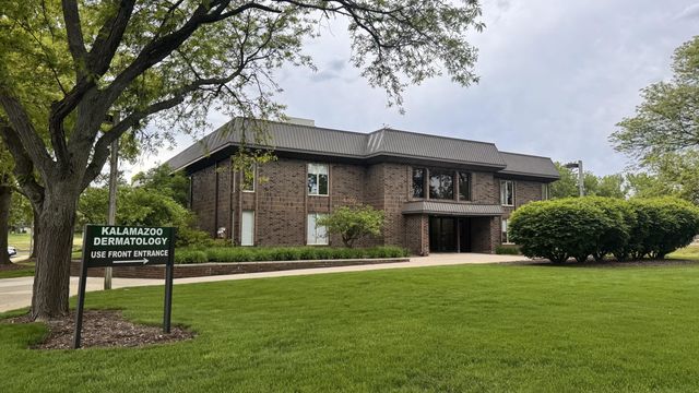 6100 Newport Road Unit: 232, Portage