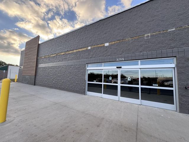 3263 E Colby Street Unit: 3255, Whitehall