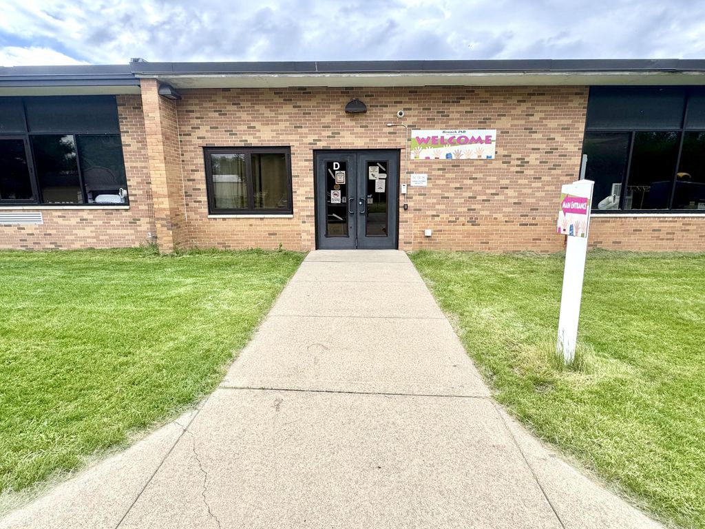 1011 School Drive, Girard township