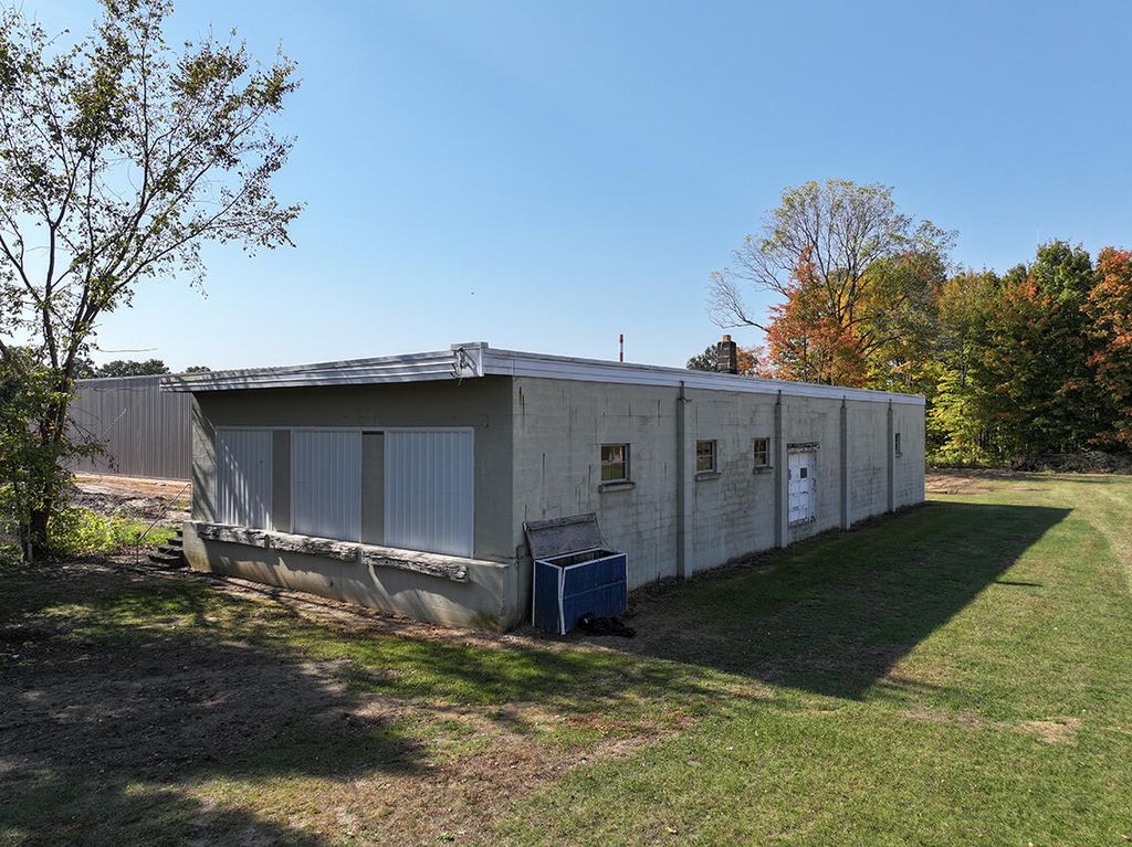 57582 N Main Street, Lockport township