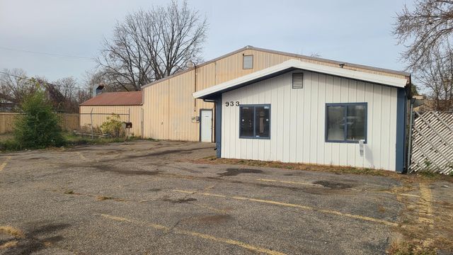 933 E Crosstown Parkway, Kalamazoo