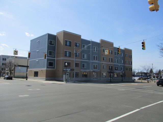 225 W Ludington Avenue Unit: Units 31, Ludington