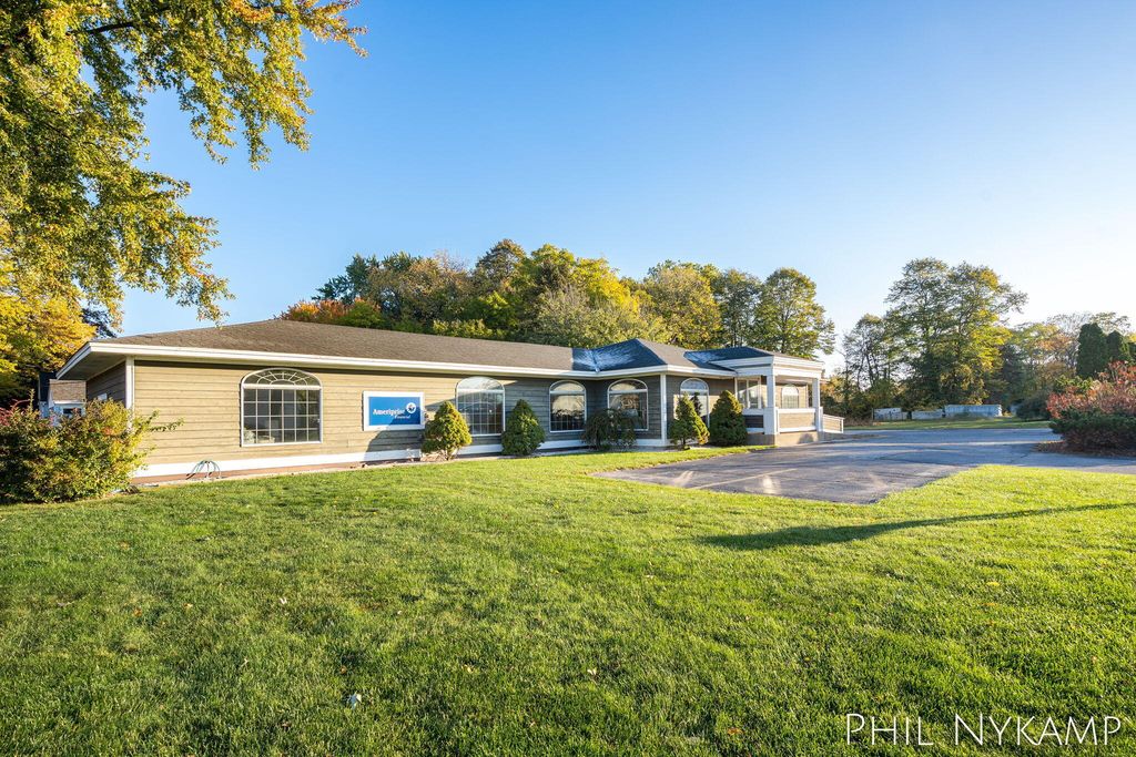 983 Lincoln Avenue Unit: 102, Holland city