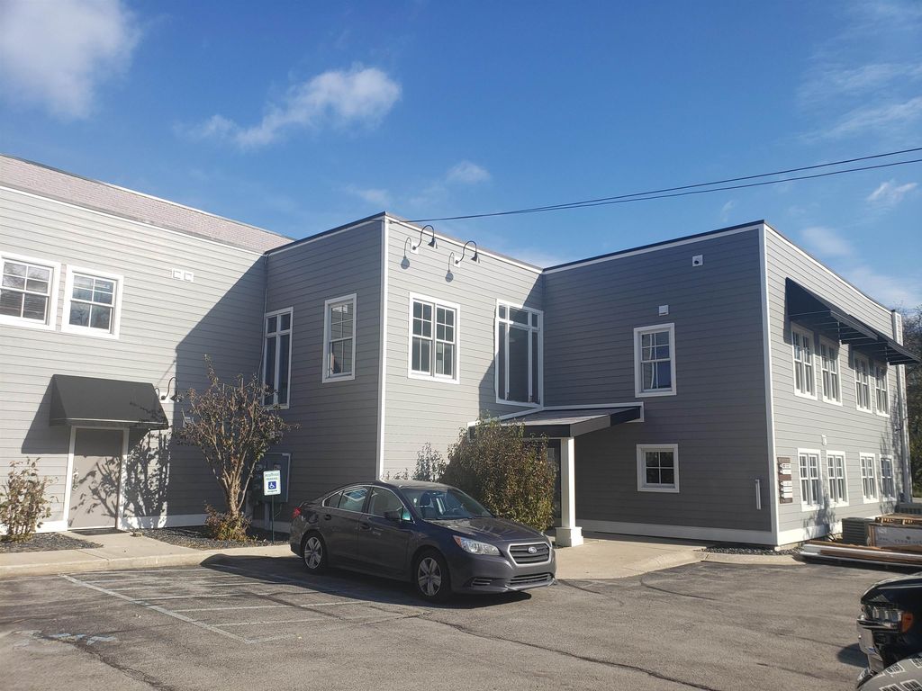 805 W Front, Traverse City city