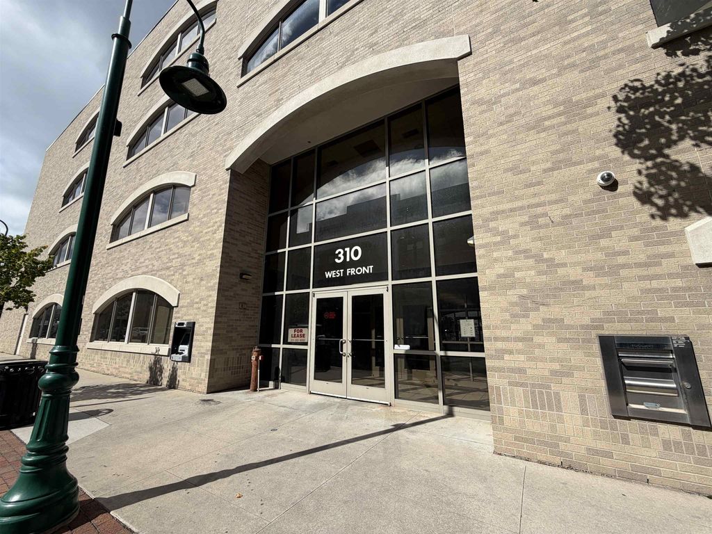 310 W Front St, Traverse City city