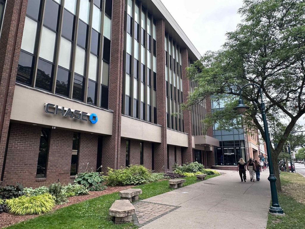 250 E Front, Traverse City city