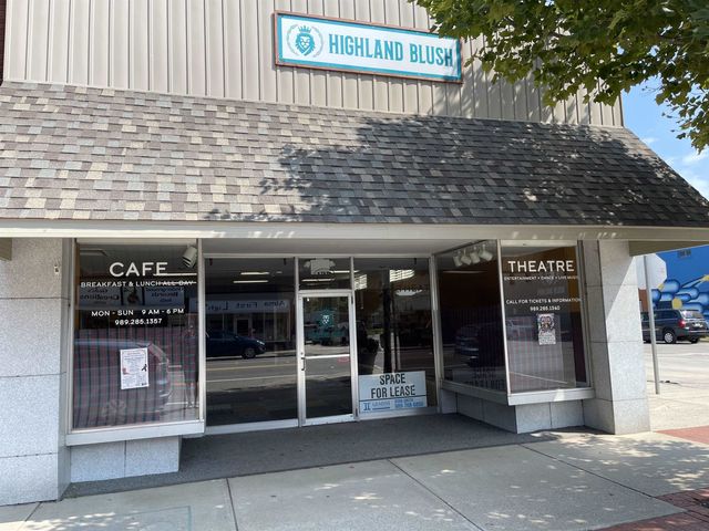 127 E Superior, Alma