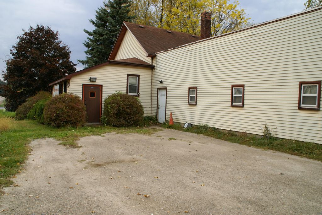 7300 Pontiac Trail, Salem township