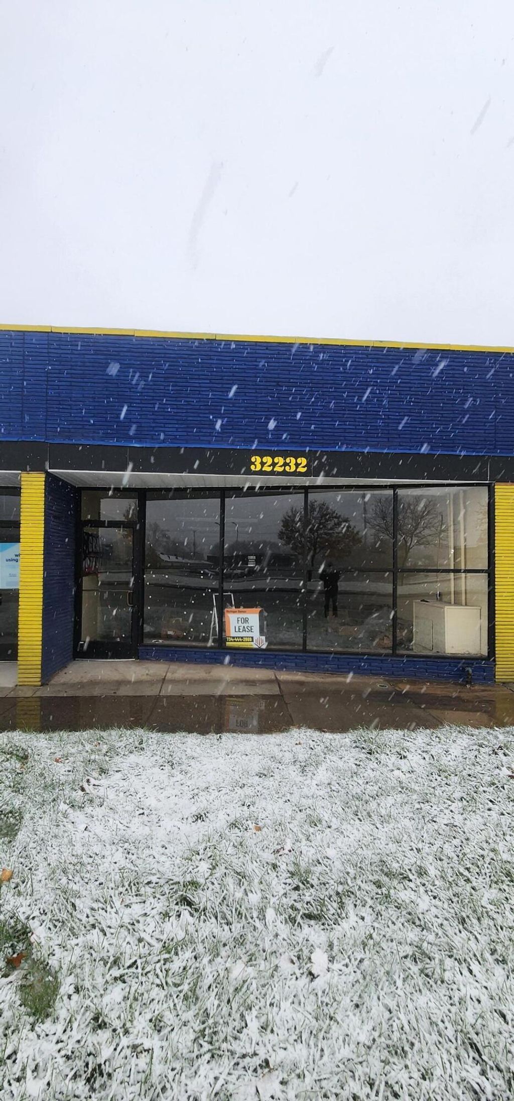 32232 Michigan Avenue, Wayne city