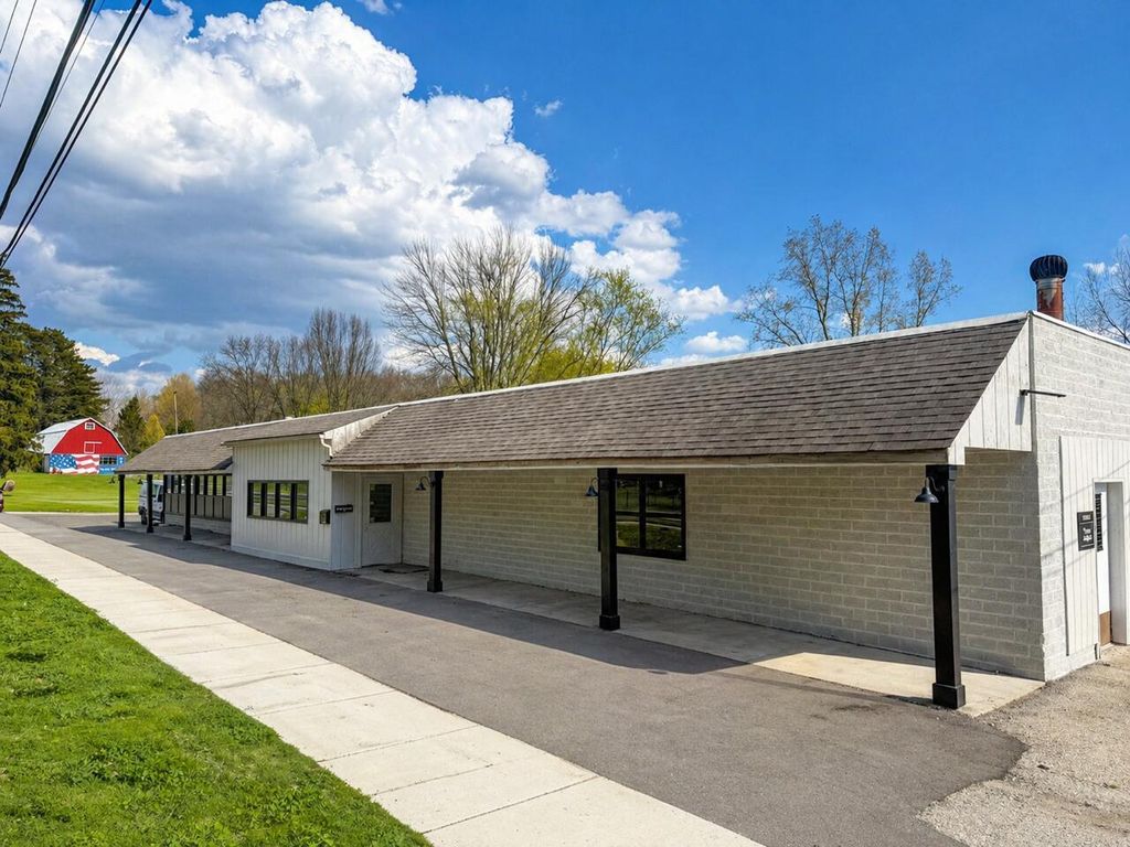 18875 W Austin Road, Manchester township