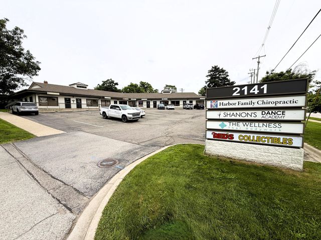 2141 Cass Lake Road Unit: 105, Keego Harbor