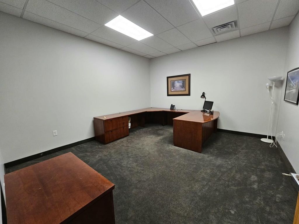 7954 N Lilley Road, Canton charter township