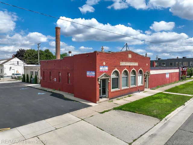 5824 Chase Rd, Dearborn