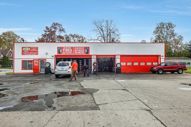 16560 Harper Ave, Detroit