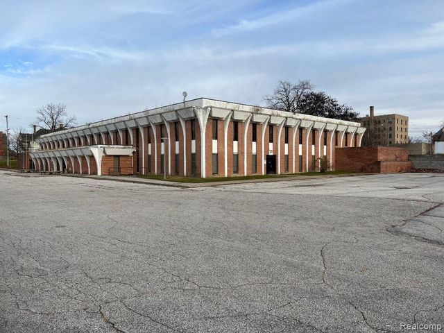 615 S Jefferson Ave, Saginaw