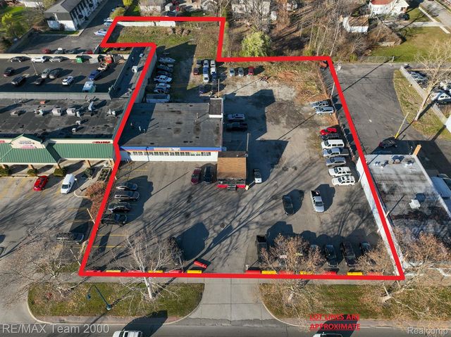 29944 Ford Rd, Garden City