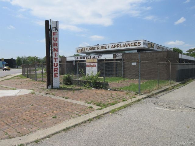 11511 Kelly Rd, Detroit