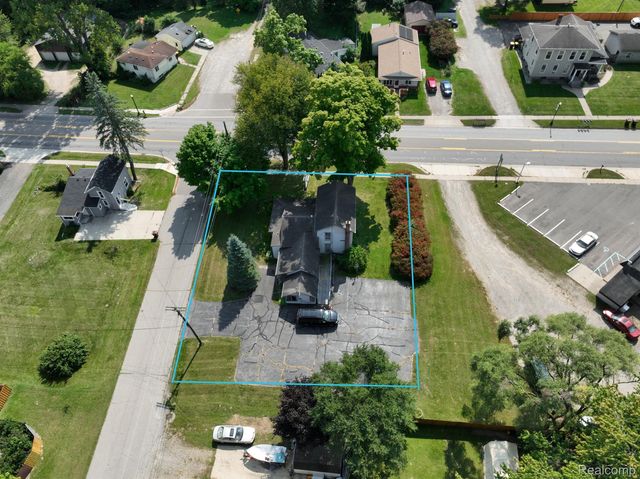 545 E Main St, Pinckney