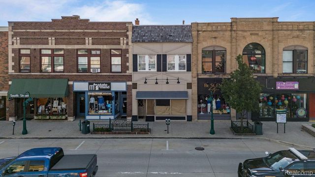 406 S Main St, Rochester