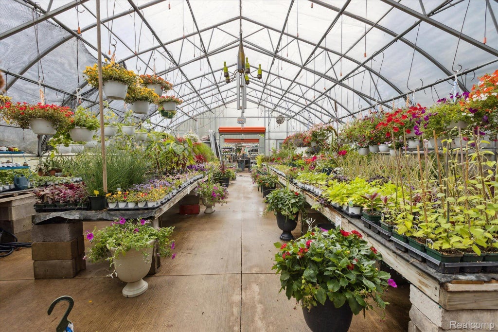 9063 N Clio Rd, Vienna charter township