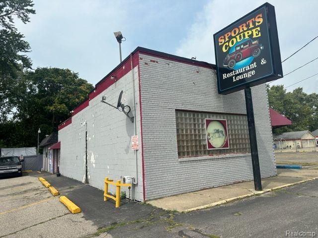 2415 N Dort, Flint