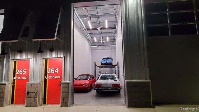 264 Apex Dr, Pontiac