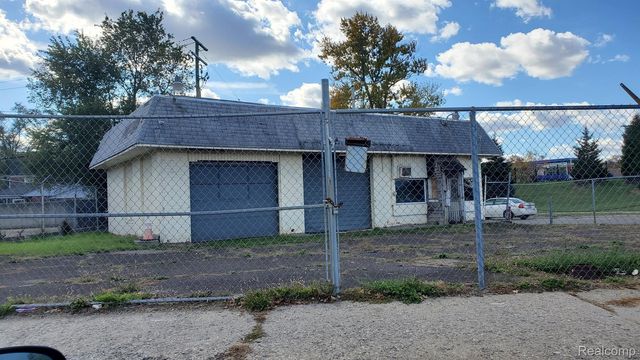 21243 Grand River Ave, Detroit
