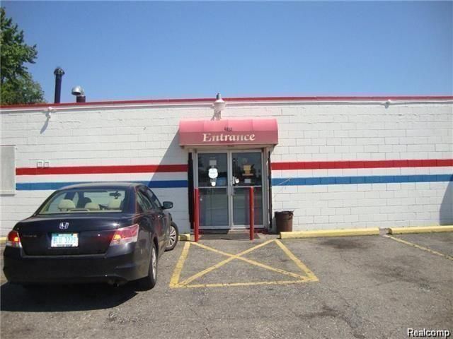 4852 S Beech Daly St, Dearborn Heights