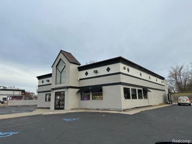 1252 N Ballenger, Flint