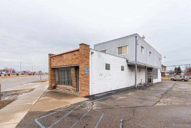 28640 Gratiot Ave, Roseville