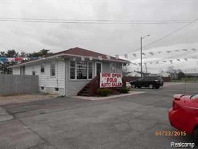 59845 Gratiot Ave, Lenox