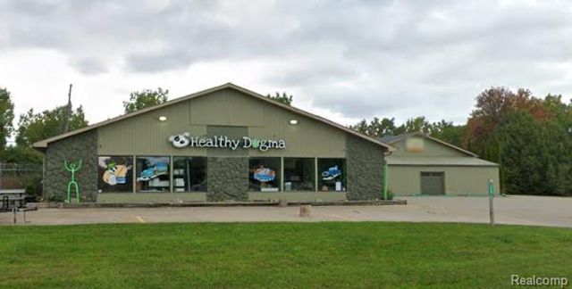 1559 N Lapeer Rd, Oxford