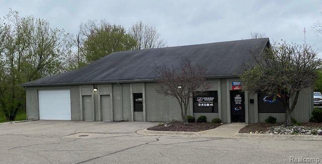 3374 S Center Rd, Burton city