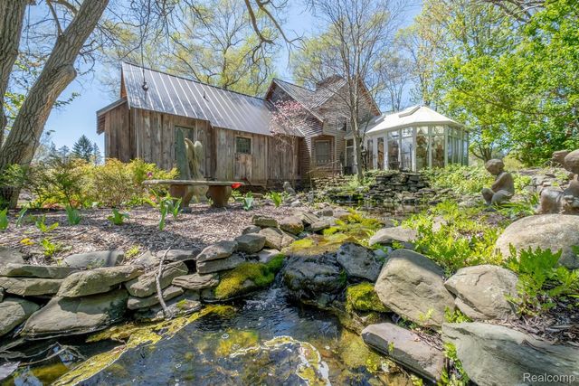 9225 Fenton Rd, Grand Blanc