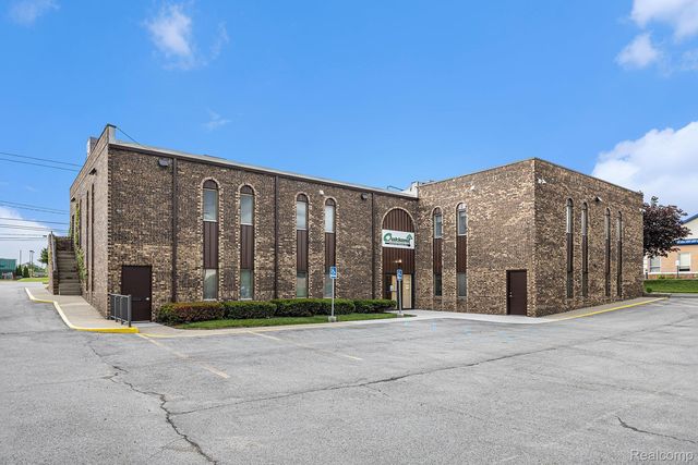 1350 E M 21, Owosso