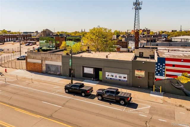 2647 Michigan Avenue, Detroit